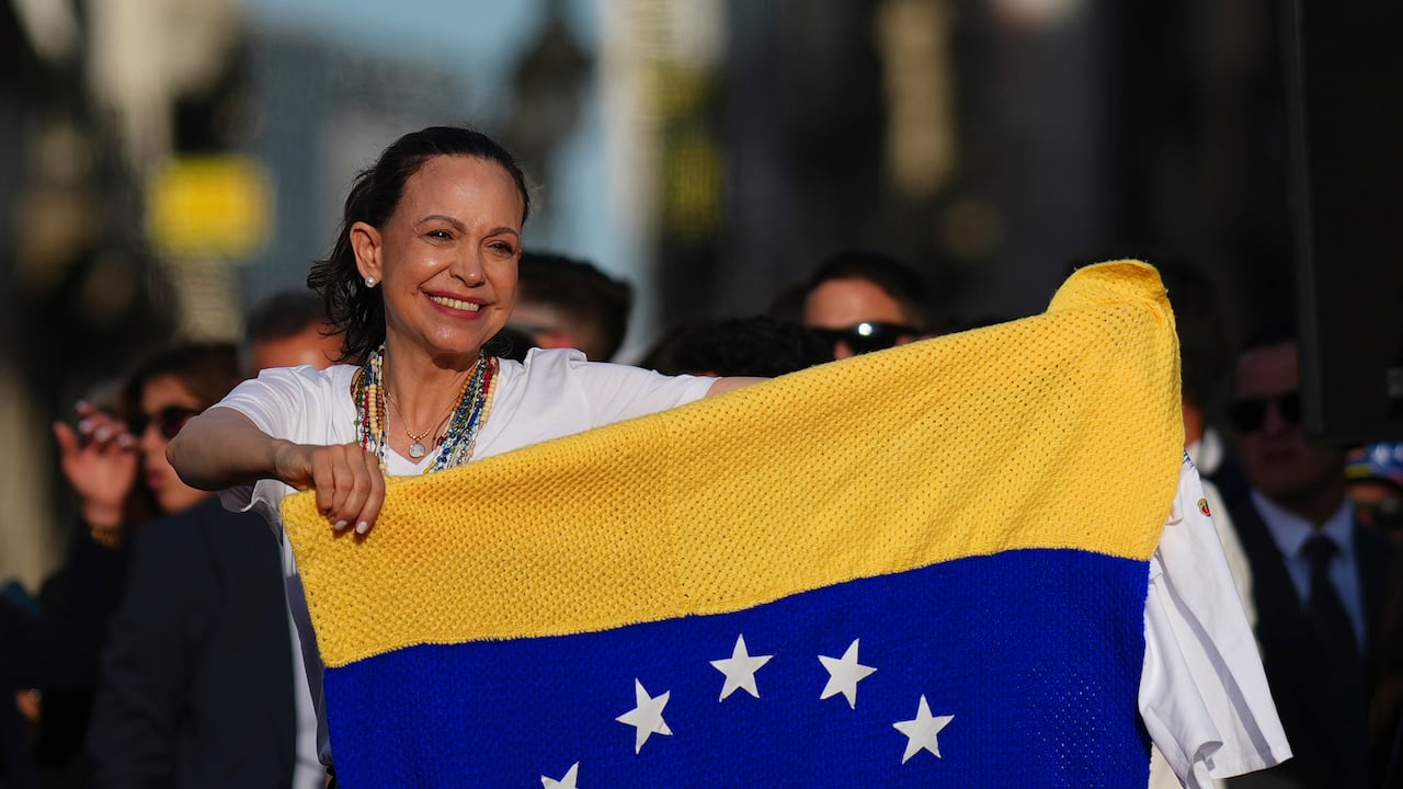 La líder de la oposición venezolana, María Corina Machado, durante la más reciente manifestación en la Puerta del Sol de Madrid, España.