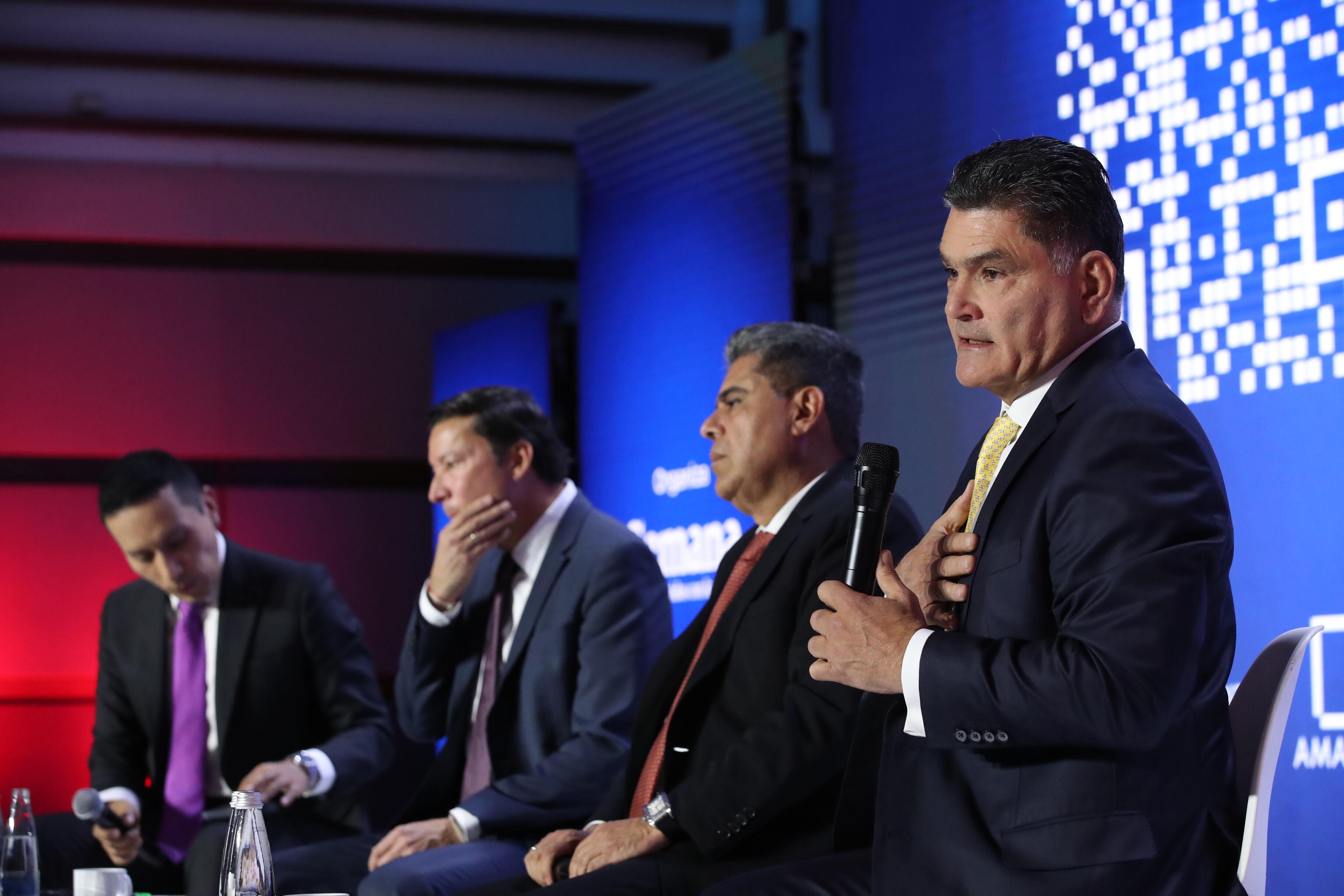 Gran Foro Colombia 2026 ¿Para dónde va el país? Fecha: 4 de febrero de 2026 Colombia decide su futuro: lo que está en juego en 2026 Hernán Penagos Giraldo Registrador nacional del Estado Civil Gregorio Eljach Pacheco Procurador general de Colombia Carlos Hernán Rodríguez Becerra Contralor general de la República Modera: Diego Bonilla Editor de Política de SEMANA