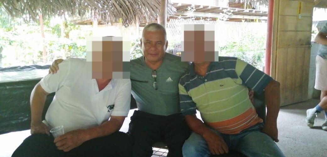 Russi Ariel Urrea Sanchez, candidato a la alcaldía de Barrancominas en Guainía estaba reunido con unas personas en Barranquilla