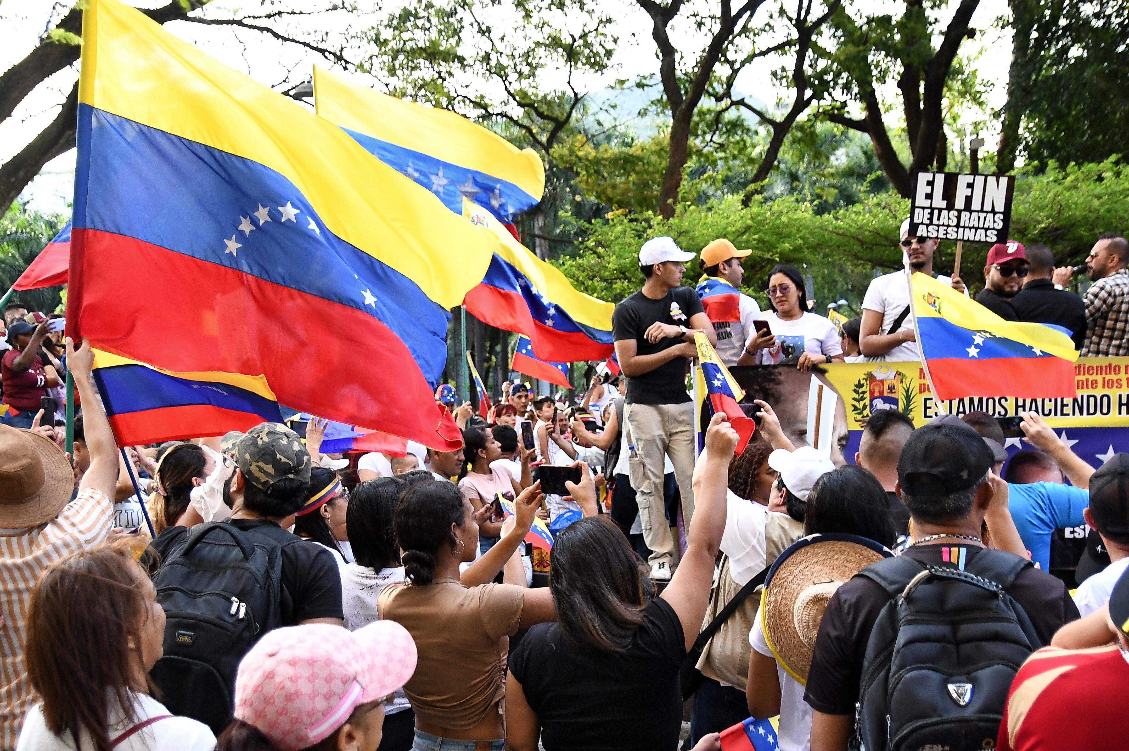 Protestas contra el régimen de Nicolás Maduro se realizan a esta hora en Cali; Hay concentración en el Bulevar del Río, Fotos Wirman Rios, Agosto 17 de 2024, EL PAIS