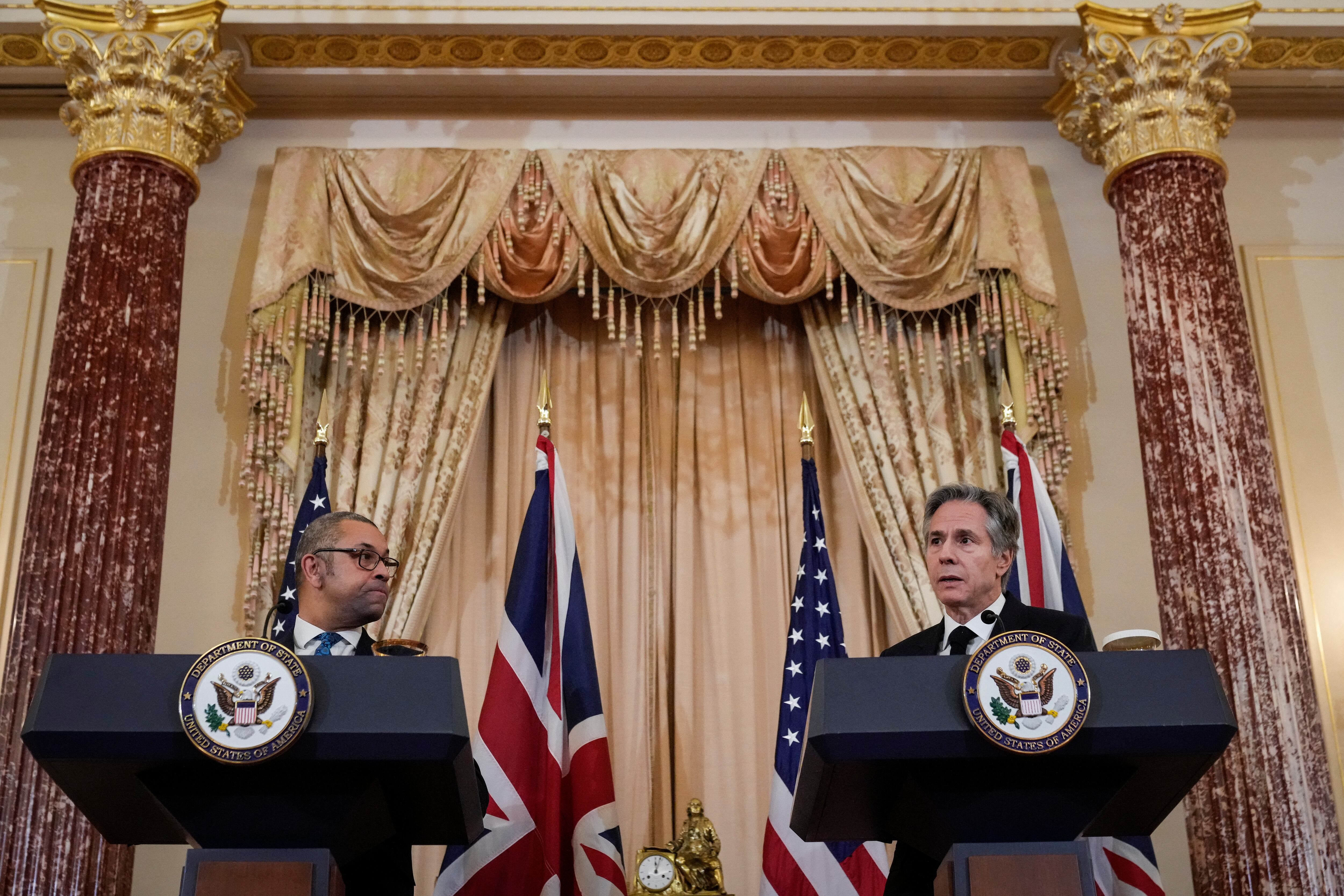 James Cleverly y Antony Blinken. (Photo by Drew Angerer / GETTY IMAGES NORTH AMERICA / Getty Images via AFP)