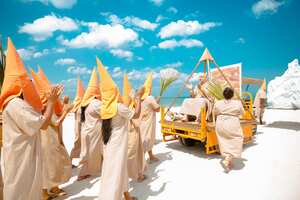 Una "dramedia ambiental macondiana" dirigida por Carlos Gabriel Vergara M, 'Esto se calentó' llega a salas del país este 30 de mayo de 2024.