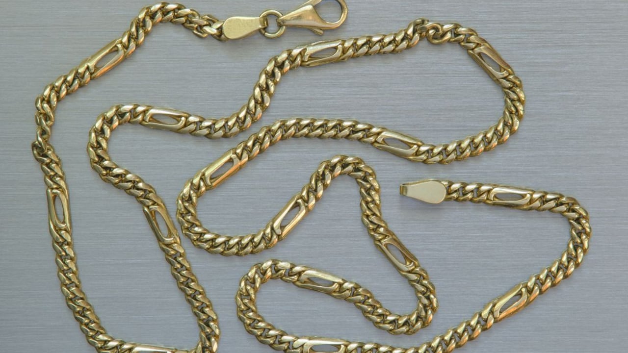 Así se debe lavar una cadena de oro.