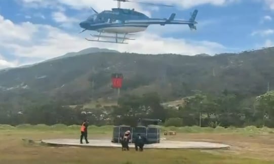 Bomberos y autoridades se desplazan hacia los sitios afectados por incendios
