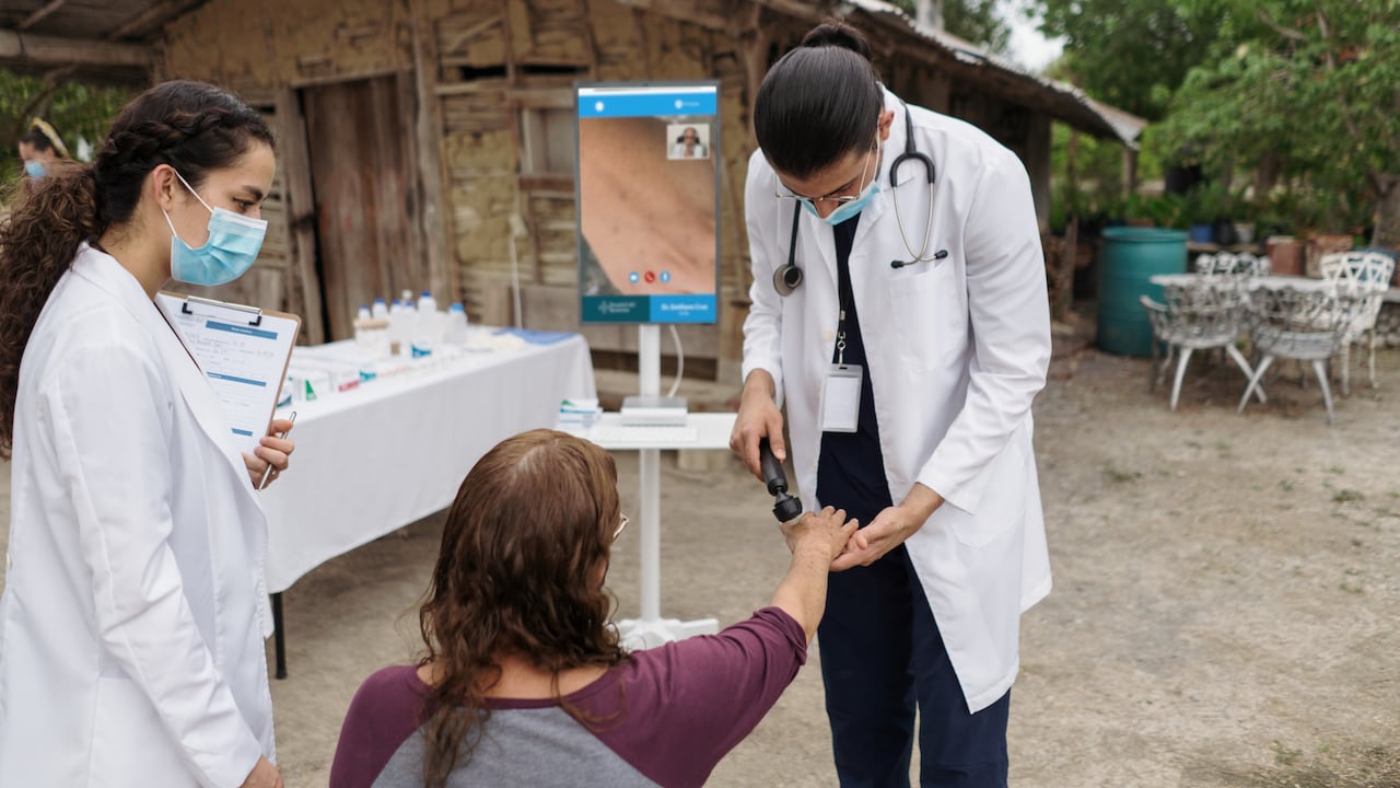 La compañía impulsa iniciativas que impactan positivamente las regiones en materia de salud.