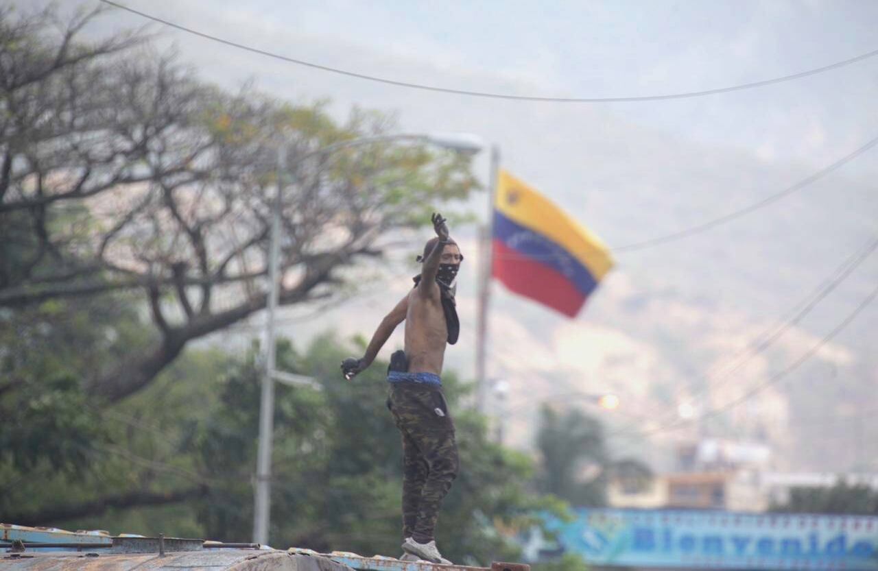 Este hombre sigue en pie en su intención de acabar con el régimen de Nicolás Maduro. Foto: Diana Rey Melo SEMANA