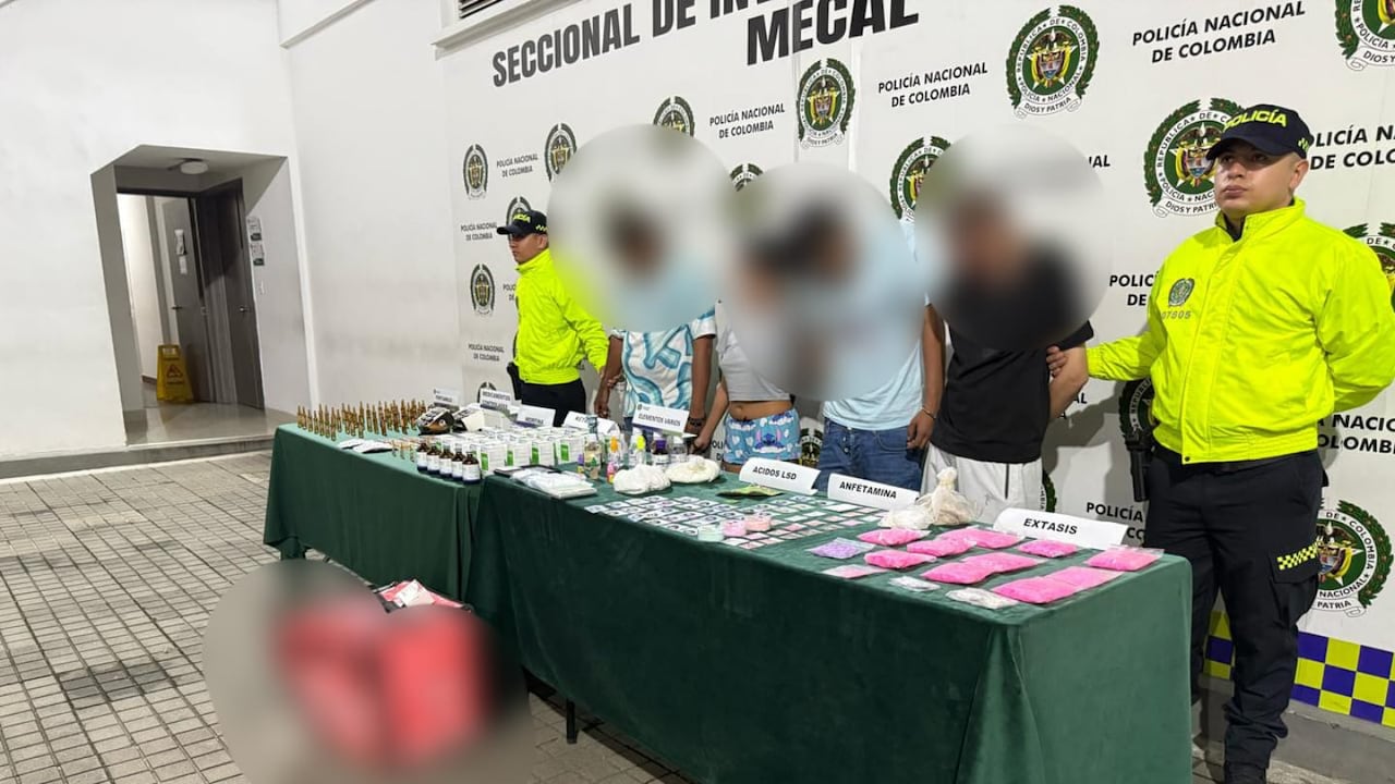 Al ser presentados ante un juez de control de garantías, este tomó la decisión de dictar medida de aseguramiento intramural por tráfico, fabricación o porte de estupefacientes a tres de ellos. Uno continuará en libertad, pero estará vinculado al proceso investigativo que adelantan las autoridades.