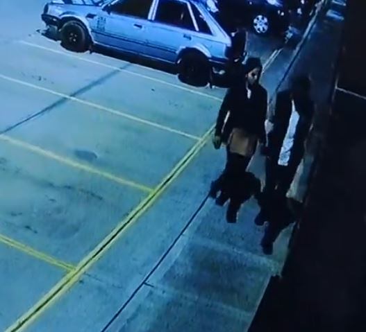 Stephanía Franco llegando a su residencia con el señalado homicida