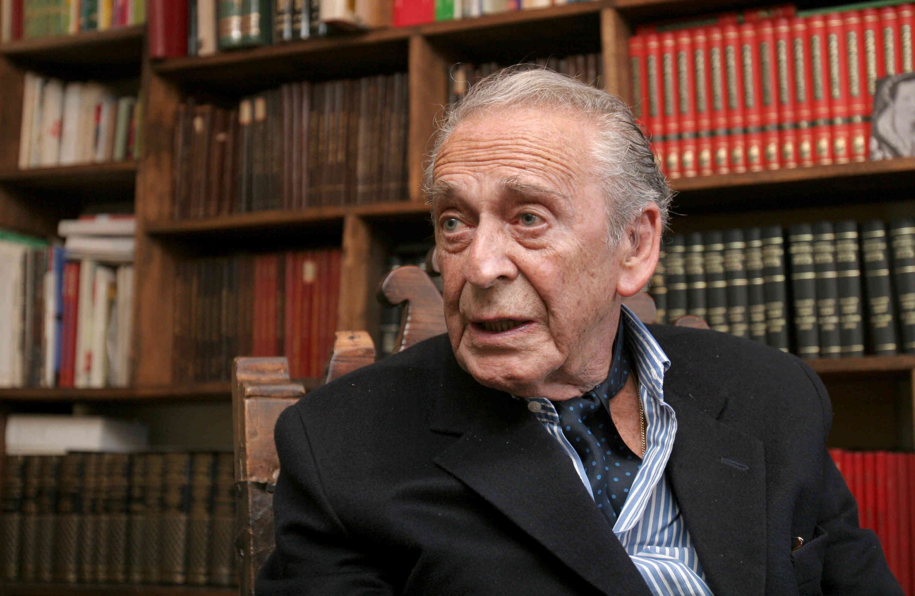 Álvaro Castaño: Empresario, abogado, gestor cultural y locutor colombiano. (9 de junio de 1920 - 26 de agosto de 2016). Foto: Semana.