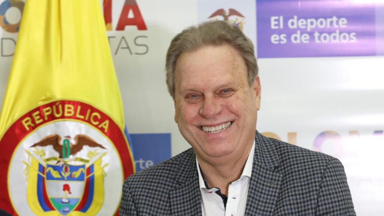 Ramón Jesurún Franco presidente de la Federación Colombiana de Fútbol .