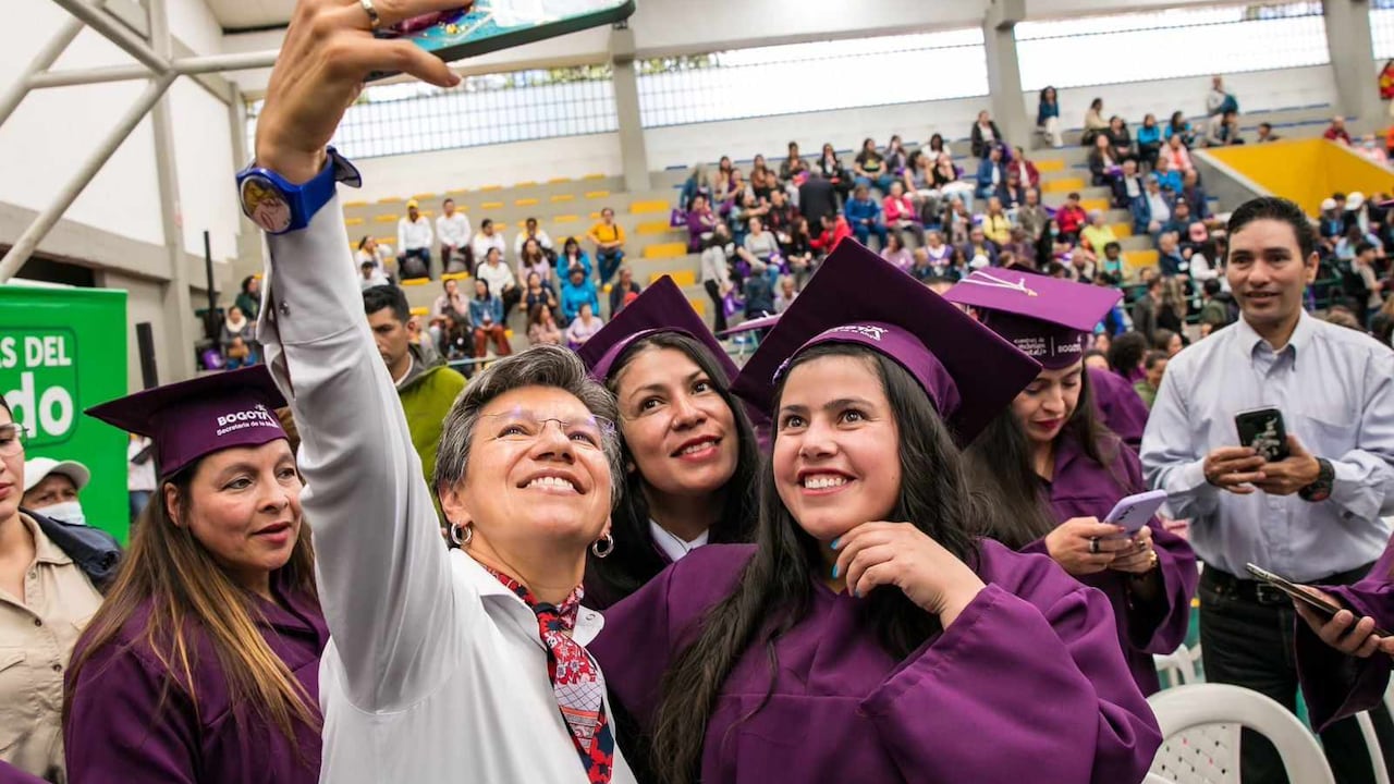 La alcaldesa Claudia López inauguró una nueva Manzana del Cuidado en Antonio Nariño.