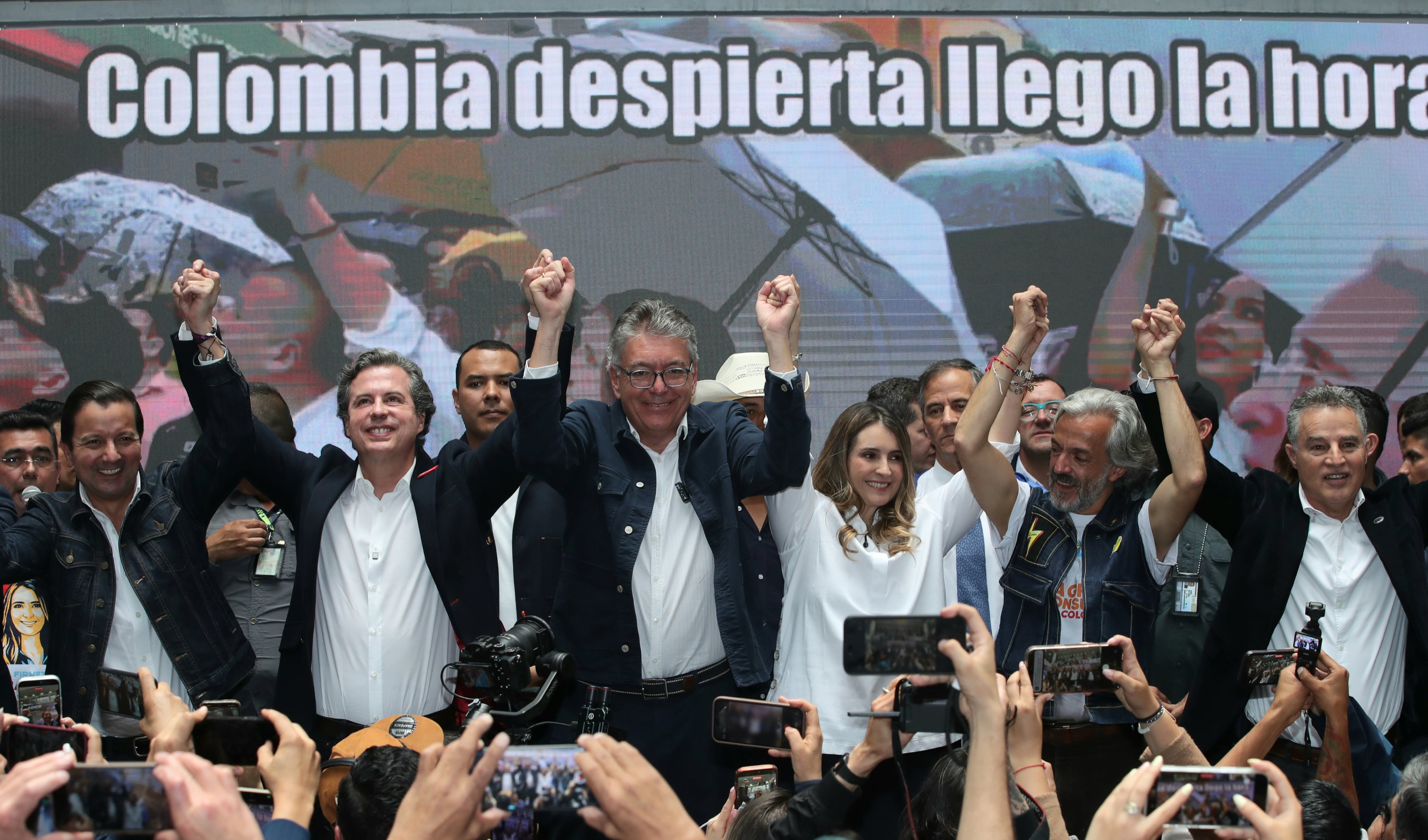 Paloma Valencia con su fórmula vicepresidencial, Juan Daniel Oviedo.