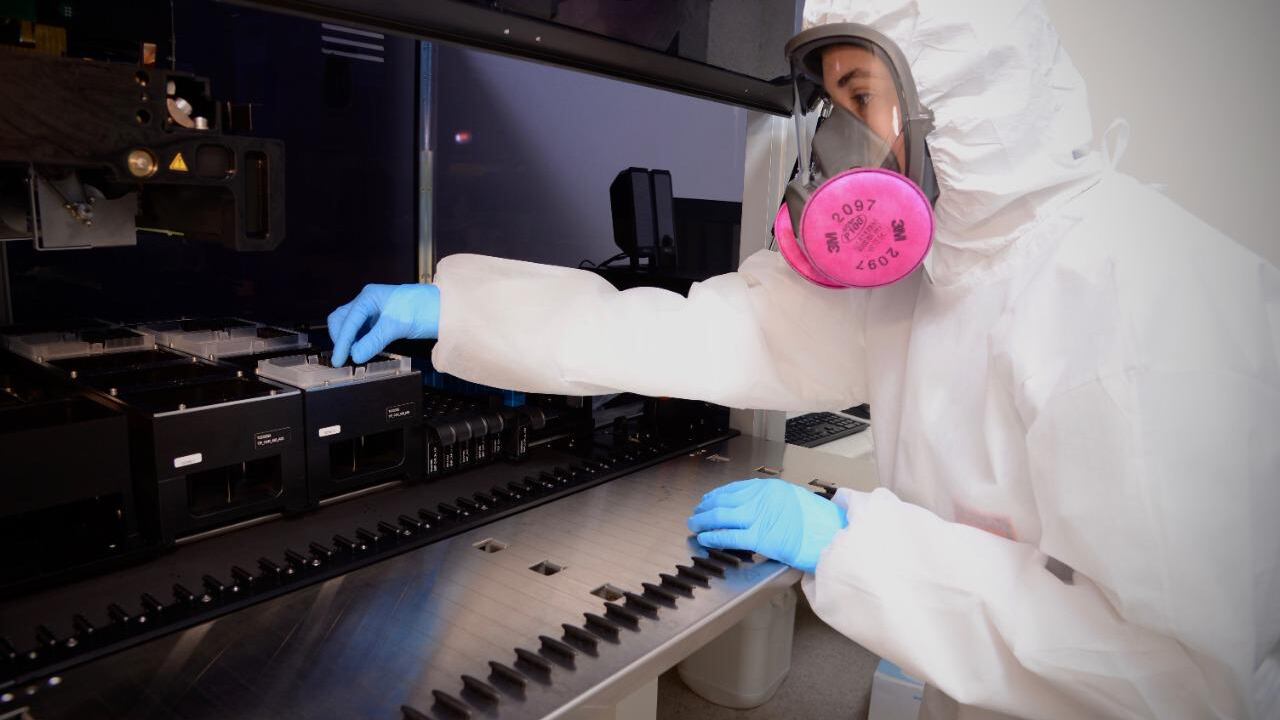 El equipo del Laboratorio pasó de procesar 90 pruebas 360 diarias.