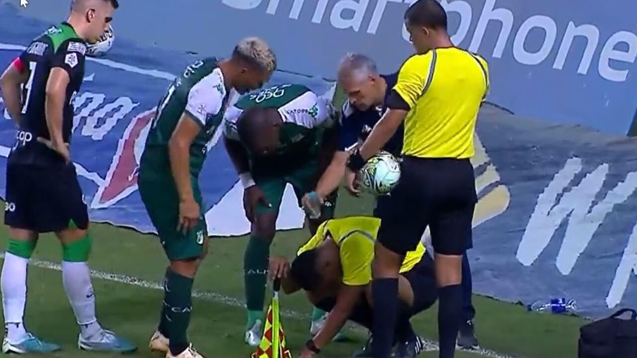 Juez de línea fue agredido durante el Deportivo Cali - Atlético Nacional.