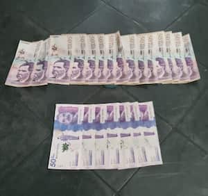 La mayoría de los billetes tenían el mismo número serial.