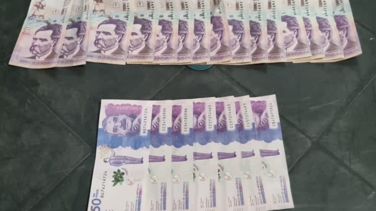 La mayoría de los billetes tenían el mismo número serial.