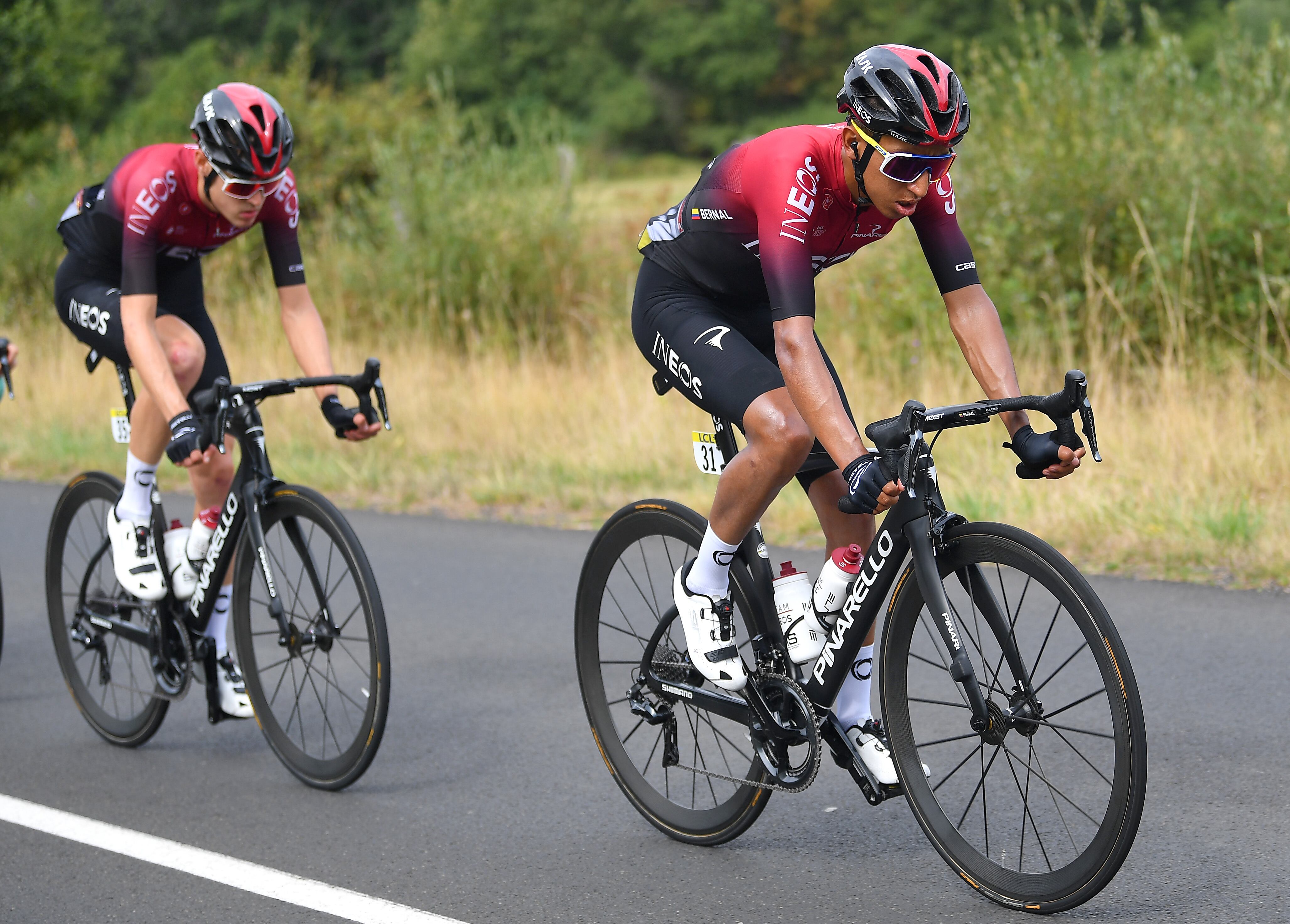 SAINT CHRISTO EN JAREZ, FRANCIA - 12 DE AGOSTO: Egan Arley Bernal Gomez de Colombia y Team Ineos / Pavel Sivakov de Rusia y Team Ineos / durante el 72 ° Criterium du Dauphine 2020, Etapa 1, una etapa de 218,5 km desde Clermont Ferrand a Saint Christo en Jarez 752m / @dauphine / # Dauphiné / el 12 de agosto de 2020 en Saint Christo en Jarez, Francia. (Foto de Justin Setterfield / Getty Images)