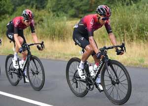 SAINT CHRISTO EN JAREZ, FRANCIA - 12 DE AGOSTO: Egan Arley Bernal Gomez de Colombia y Team Ineos / Pavel Sivakov de Rusia y Team Ineos / durante el 72 ° Criterium du Dauphine 2020, Etapa 1, una etapa de 218,5 km desde Clermont Ferrand a Saint Christo en Jarez 752m / @dauphine / # Dauphiné / el 12 de agosto de 2020 en Saint Christo en Jarez, Francia. (Foto de Justin Setterfield / Getty Images)