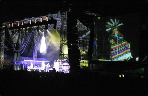 Ni la llegada, ni la salida del concierto estuvieron fáciles. A Evenpro, la empresa organizadora del concierto, le faltó previsión para organizar la llegada al Jaime Duque de casi 25 mil personas. Además, ¿quién controlaba a la cantidad de jóvenes que se embriagaron desde las 5 de la tarde?