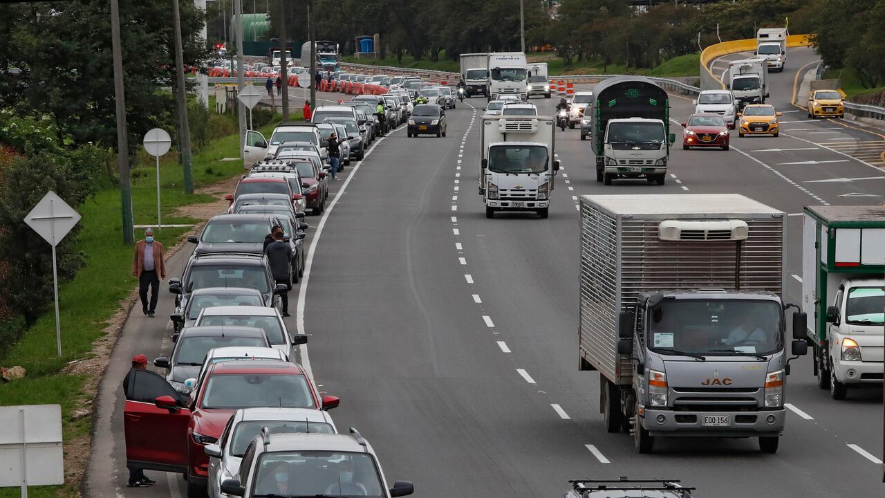 Para el concejal de la Alianza Verde Martín Rivera, la excepción del pico y placa en Bogotá para el personal de la salud debe ser de manera permanente.