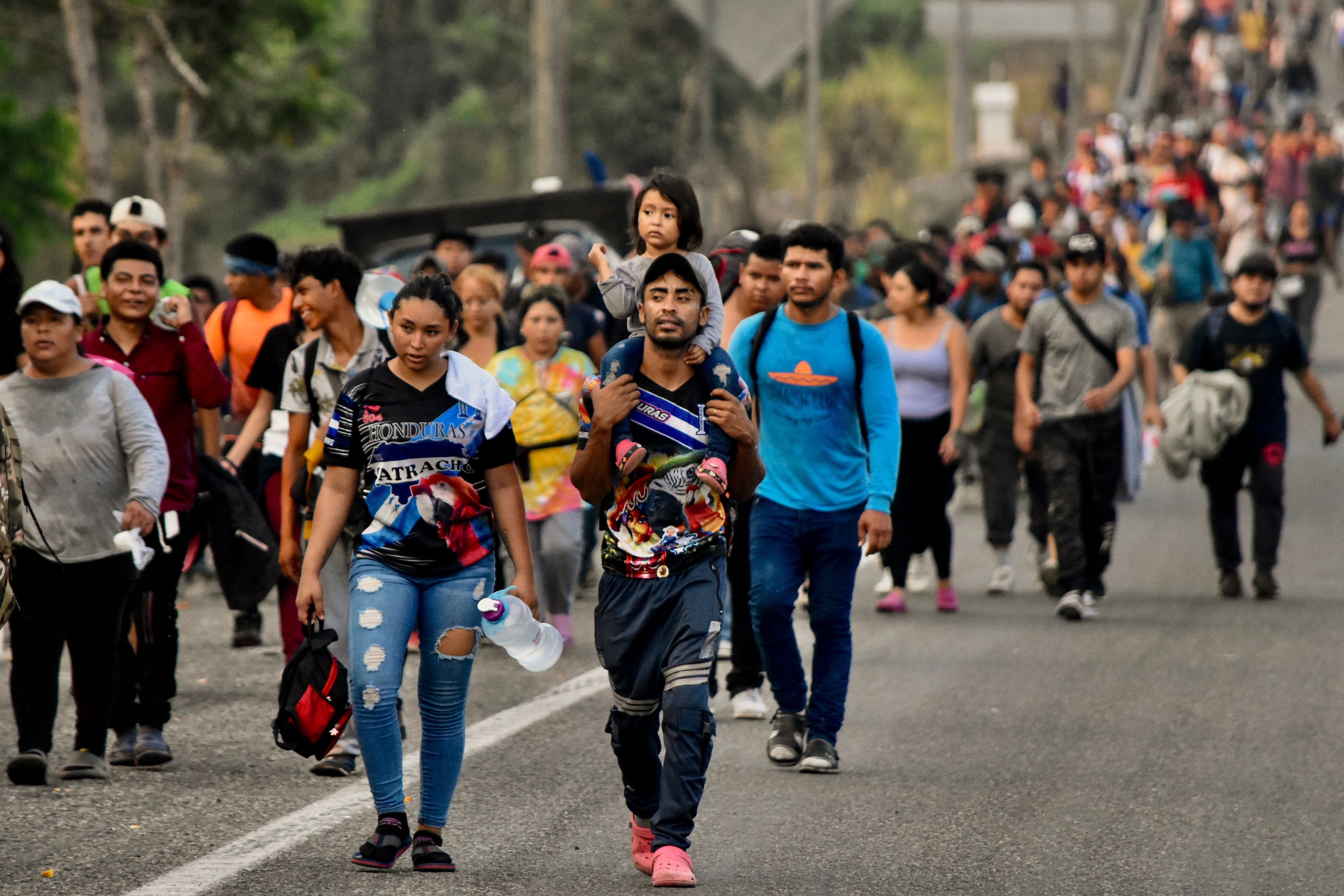 Miles de migrantes llegan a Colombia y deciden emprender camino hacia Estados Unidos vía México
