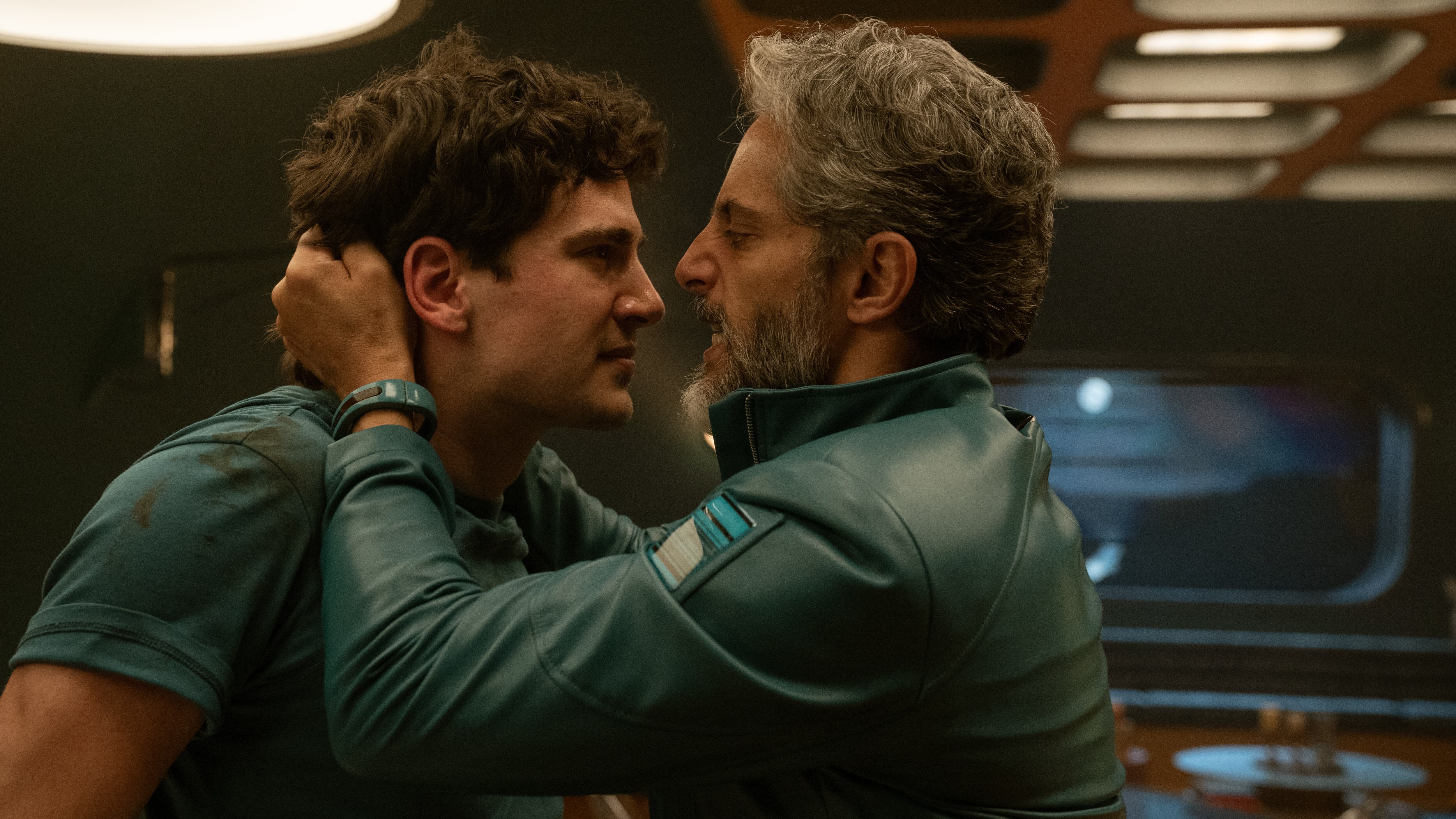 Pau Simon es Max y Joaquín Furriel es Guillermo. Cr. Carla Oset/NETFLIX © 2024