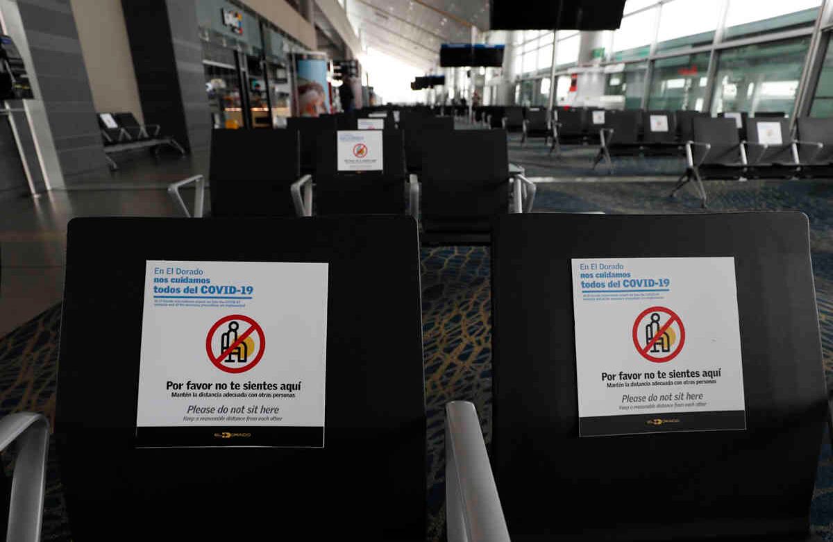 "Una segunda fase donde crecimos en número de casos y se fue abriendo la economía del 27 de abril al 31 de agosto. Ahora iniciamos la tercera fase de aislamiento selectivo responsable en el cual buscamos que desde el esfuerzo individual trabajemos por la apertura de la economía, pero cuidando los efectos de la pandemia", señaló el ministro. Foto: Guillermo Torres/SEMANA