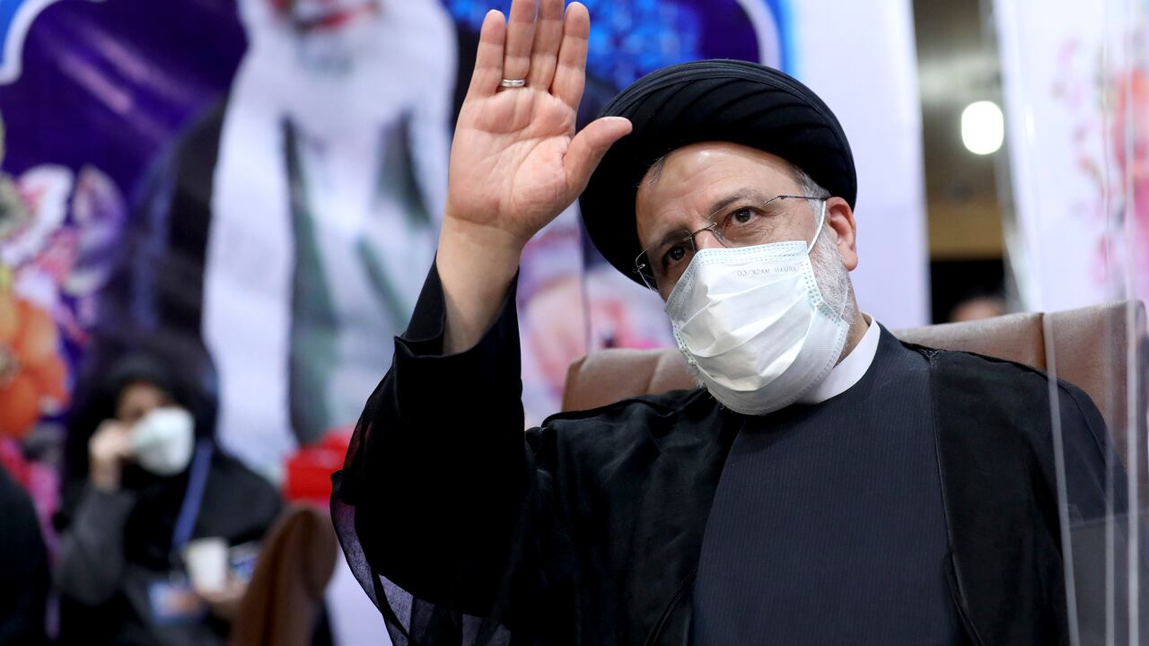 Ebrahim Raisi se posesionó como nuevo presidente de Irán