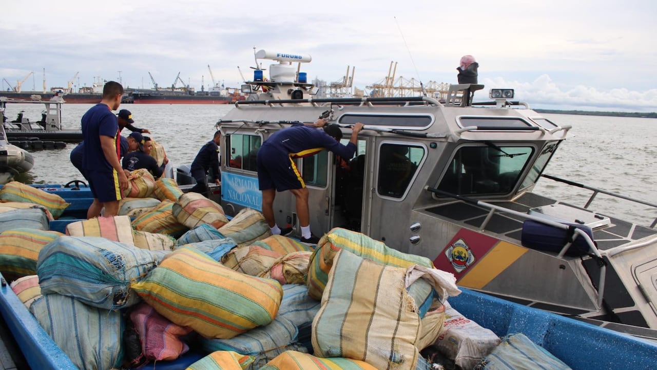 La incautación se produjo en aguas del Pacífico, cerca de Buenaventura.