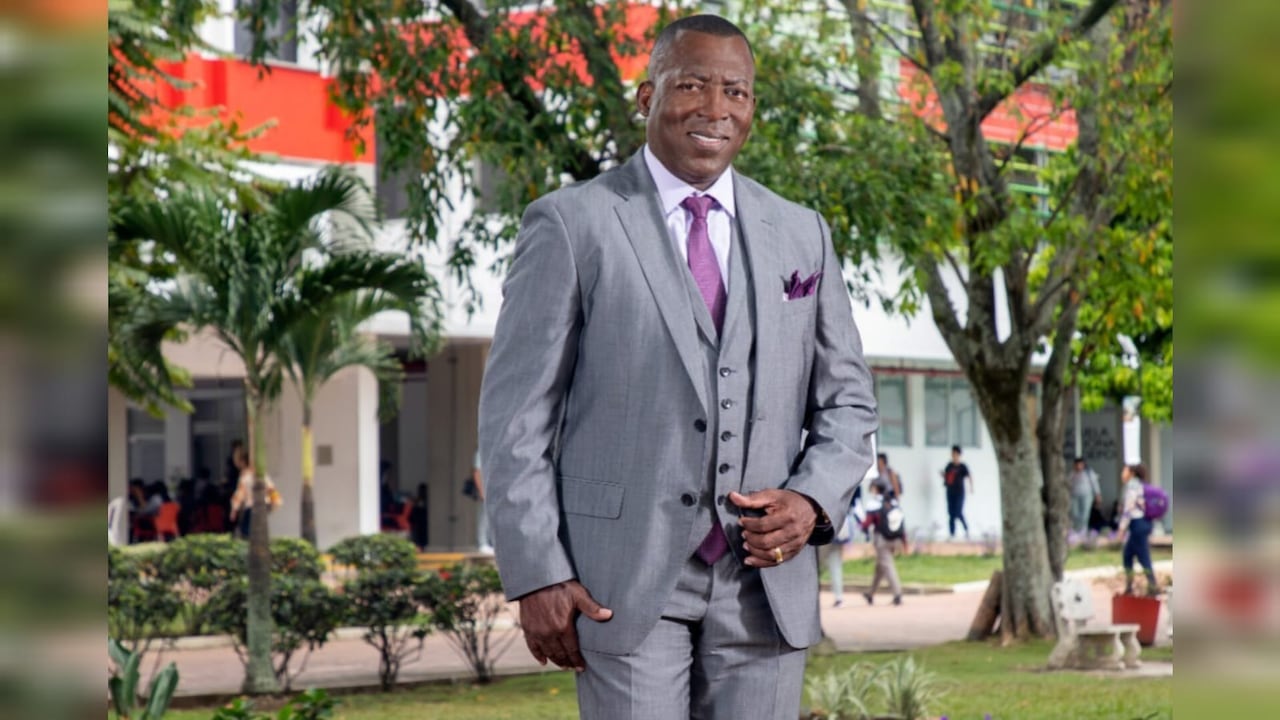 Además de Tecnólogo en Deporte, José Fernando Arroyo Valencia fue profesional en Deporte y Actividad Física y Especialista en Dirección y Gestión Deportiva.