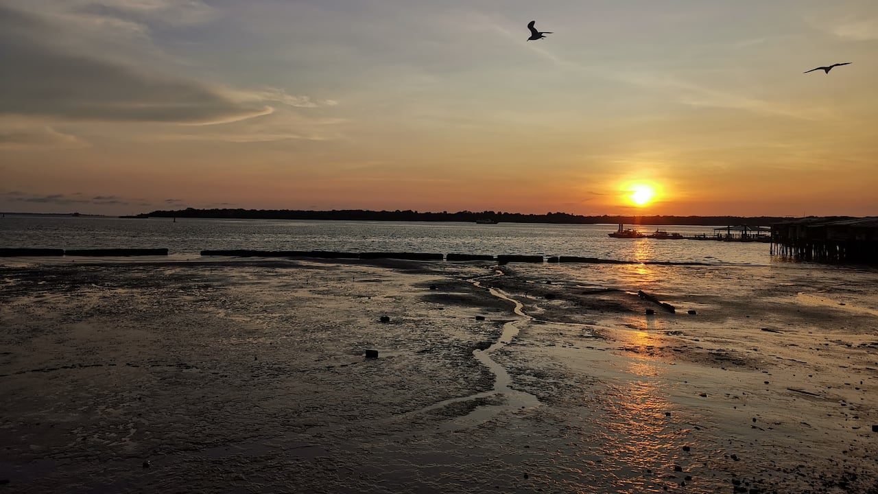 Atardecer en playas de Buenaventura.