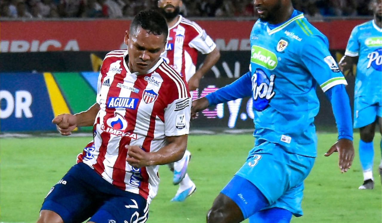 Carlos Bacca pasó un partido más sin marcar con Junior.