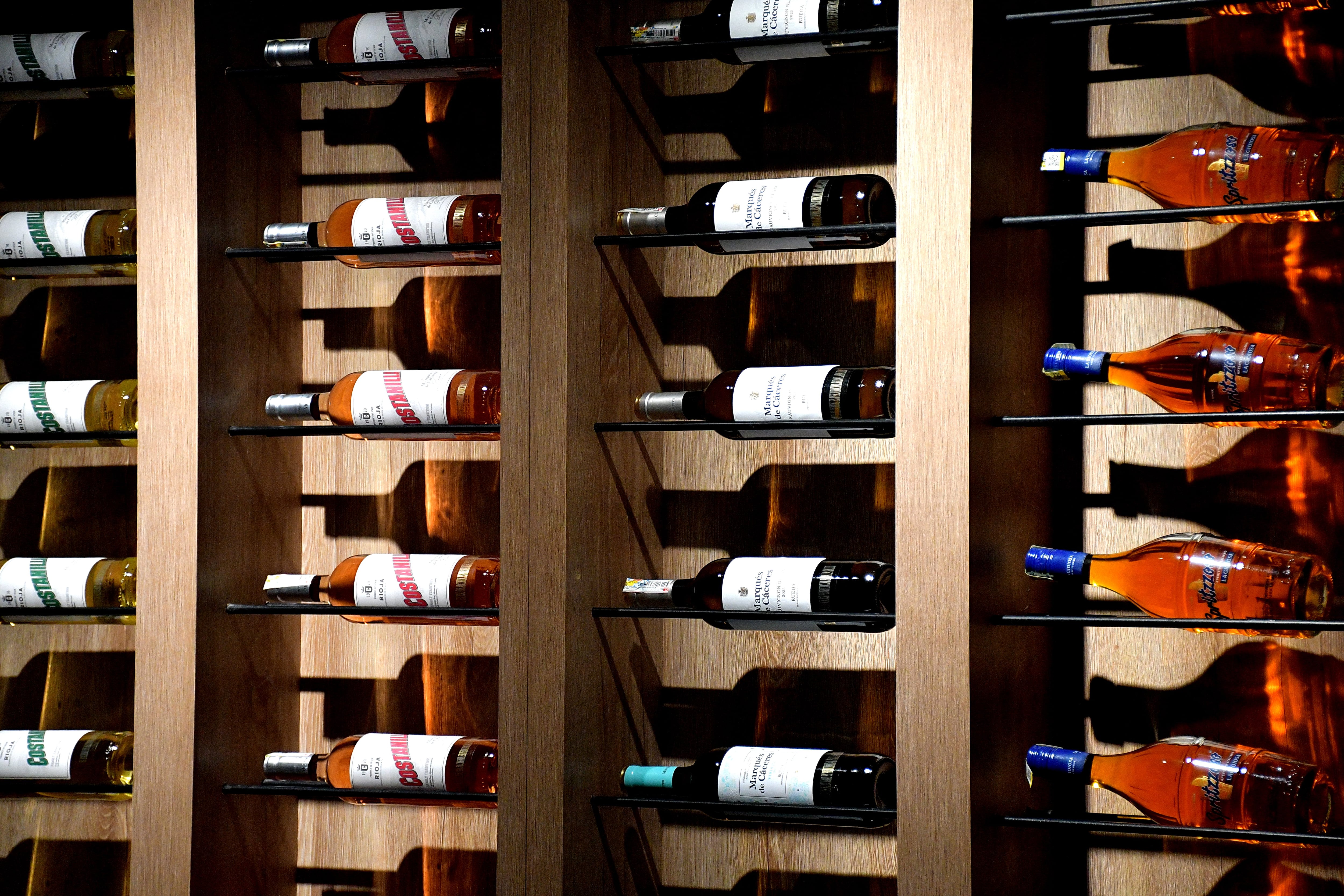 Wine Fest 2024, un encuentro de sabores y cultura, que deleitó a Cali con su degustación de vinos y variedad gastronómica
Caleños y turistas se reunieron en la Plazoleta Jairo Varela, el lugar perfecto para maridar sus vinos favoritos con el exquisito sabor culinario de la región.