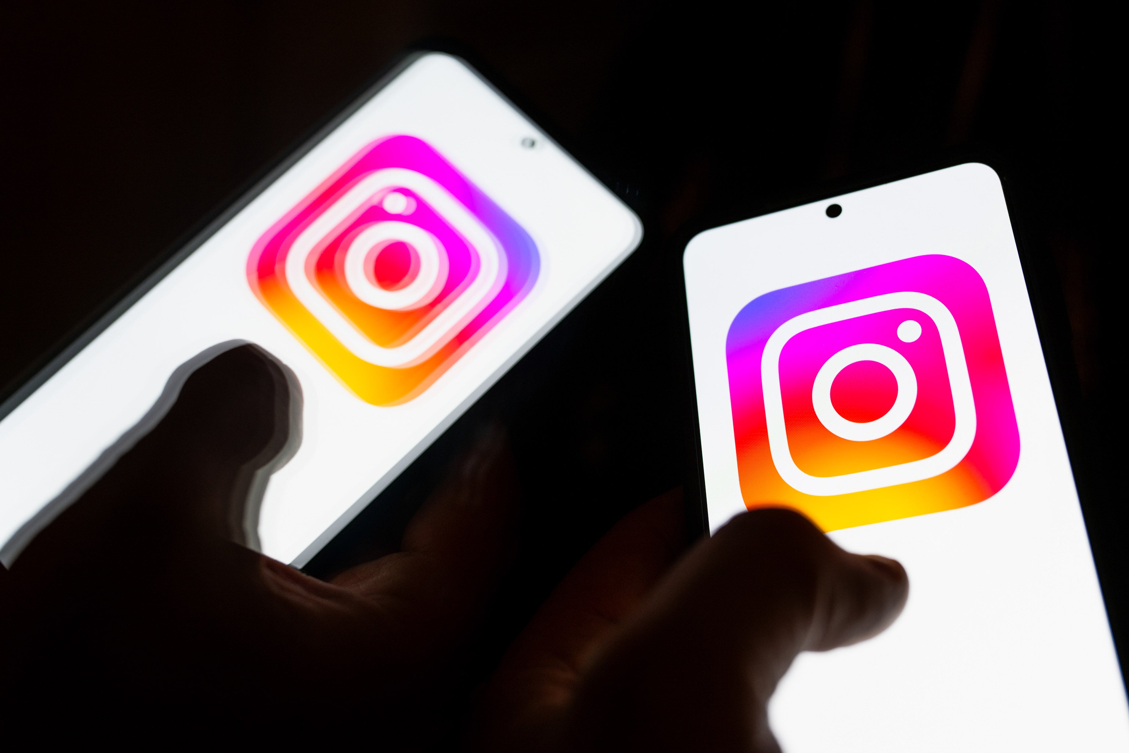 Existen algunas señales que pueden ayudarle a identificar posibles cuentas falsas en Instagram.