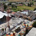 Esta vista aérea muestra el lugar de una explosión de fuegos artificiales en Santa María Canchesda, estado de México, México, el 6 de septiembre de 2026. Una explosión de fuegos artificiales en una iglesia mientras cientos de personas celebraban la fiesta patronal en México dejó al menos 10 muertos y más de 60 heridos, informaron las autoridades el 6 de septiembre de 2026. (Foto de Ramses MERCADO / AFP)