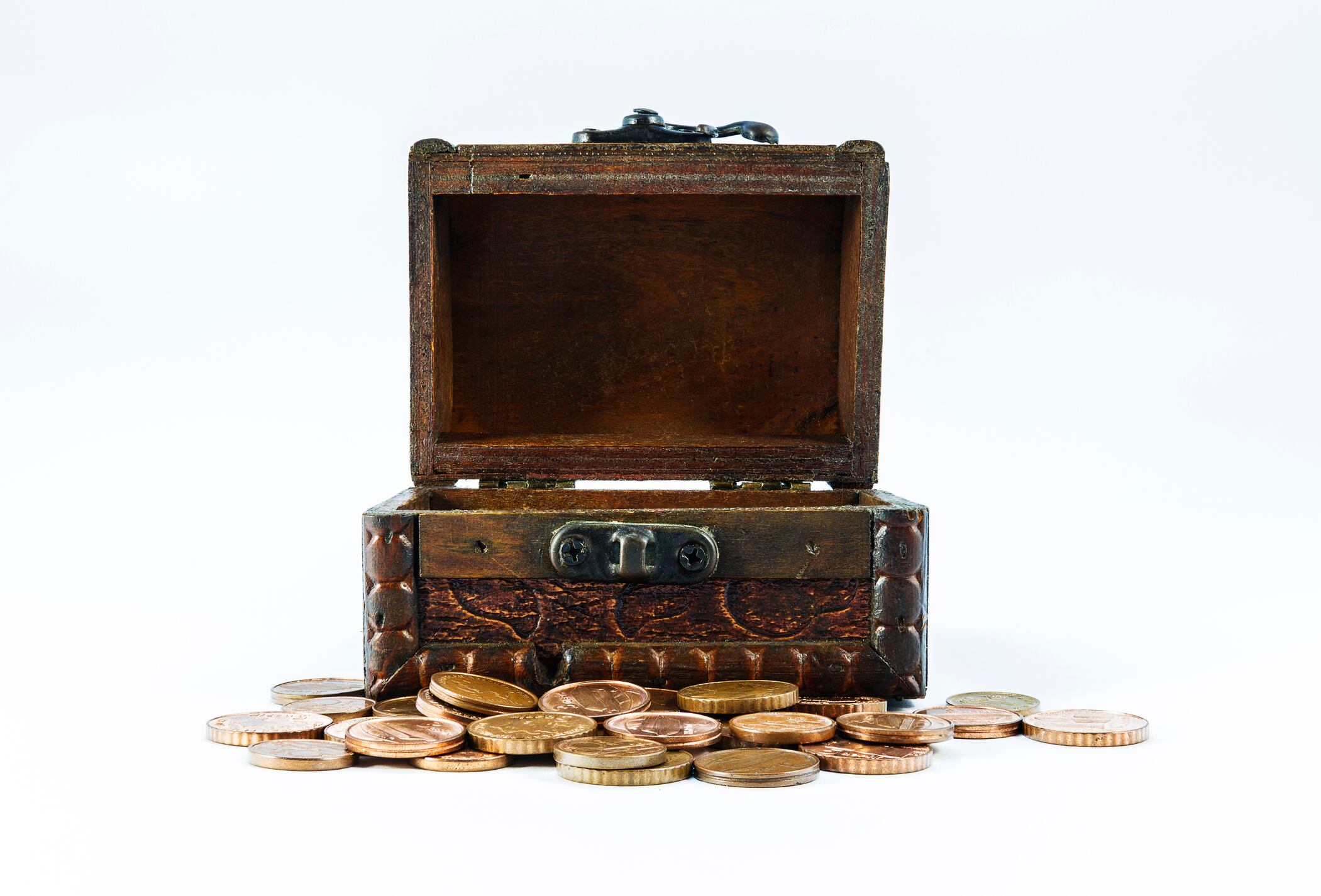 Este utiliza elementos simbólicos como lentejas y canela para activar una energía especial que se cree atraerá la prosperidad financiera.