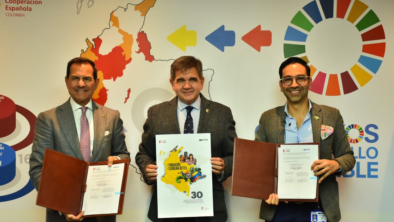 Icetex entregará becas a poblaciones indígenas, afros y mujeres campesinas para su formación profesional en España.