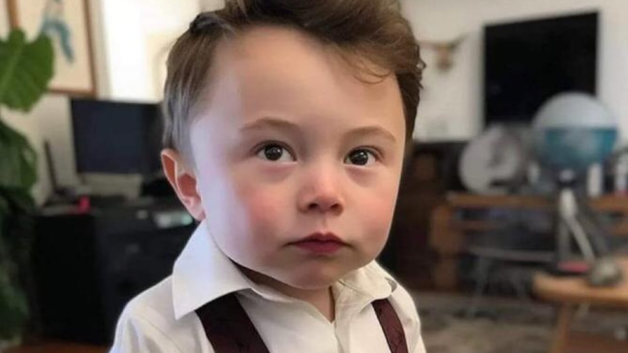 “Última hora: según los informes, Elon Musk estaba trabajando en una fórmula antienvejecimiento, pero se salió de control”, dijo la cuenta de parodia @alifarhat79.