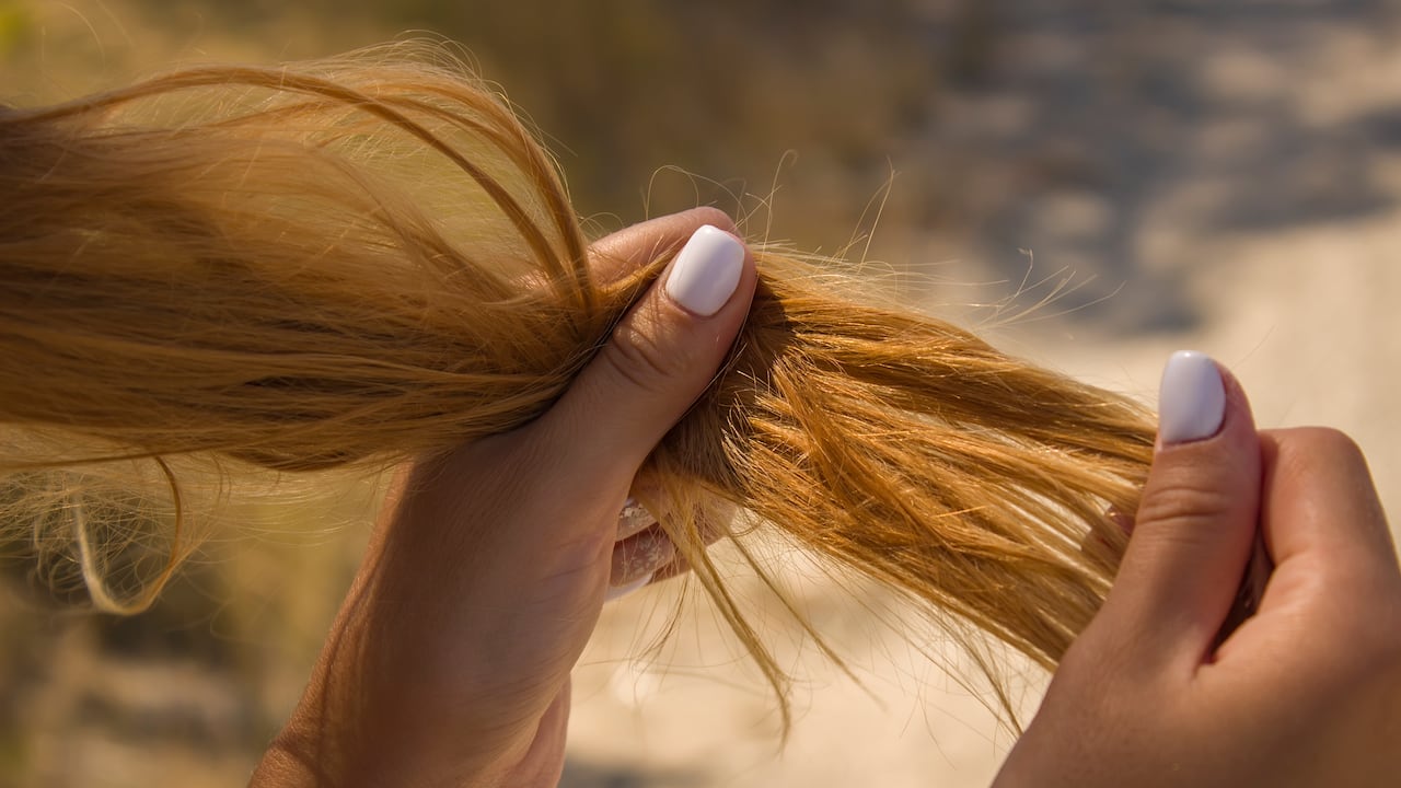Hay una serie de factores que ayudarán a las mujeres a mantener el cabello sano y a promover su crecimiento.