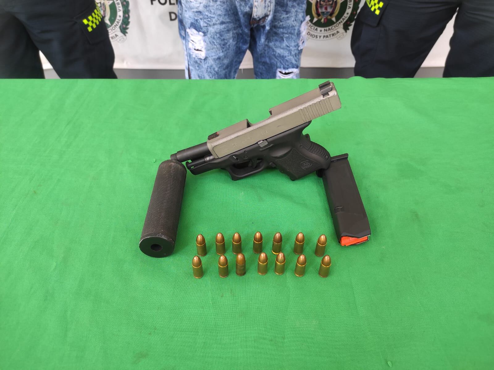 Este es el arma que le fue hallada al presunto delincuente