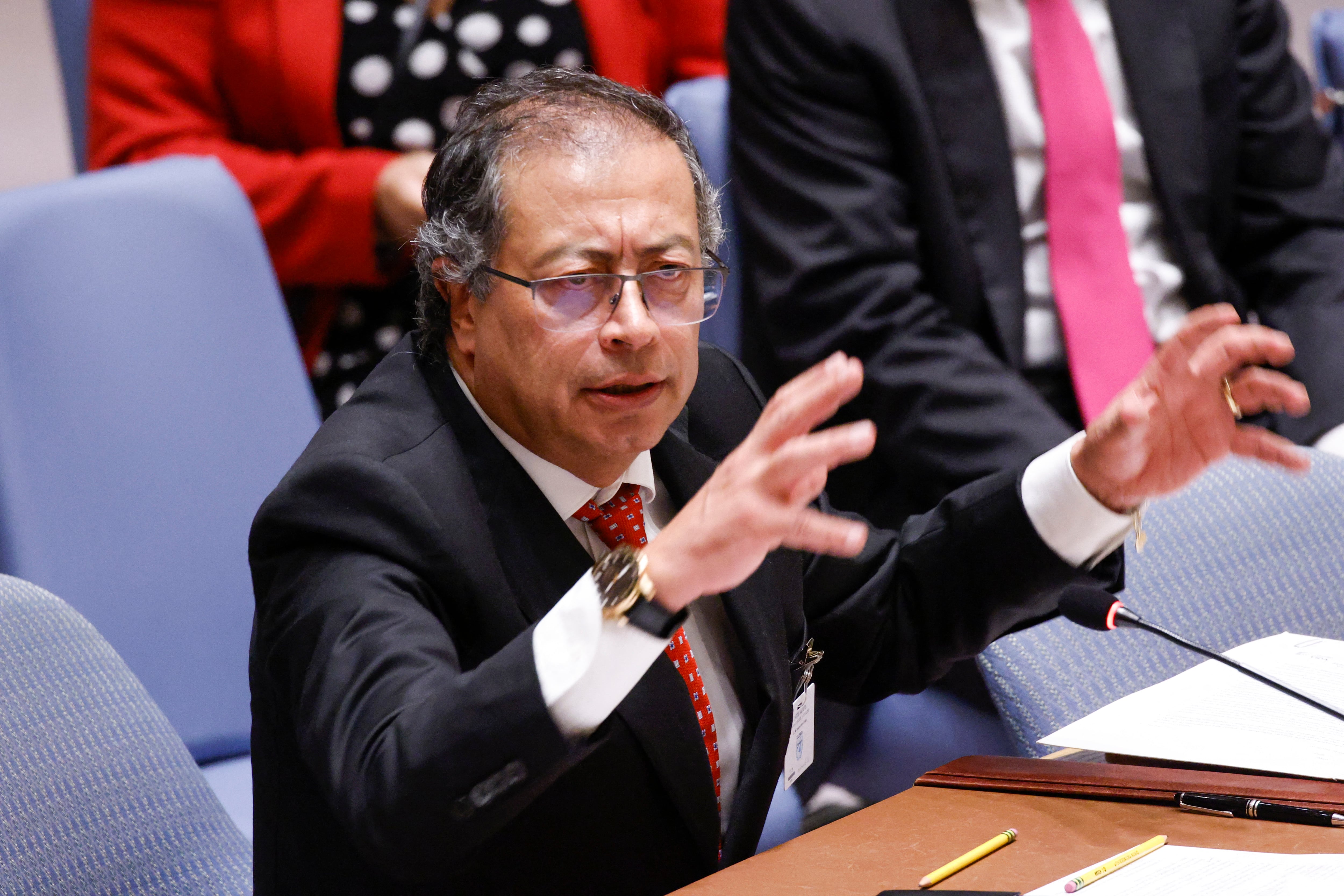 El presidente colombiano Gustavo Petro habla en una sesión del Consejo de Seguridad de la ONU sobre el progreso del proceso de paz colombiano en la sede de la ONU en Nueva York el 11 de julio de 2024.