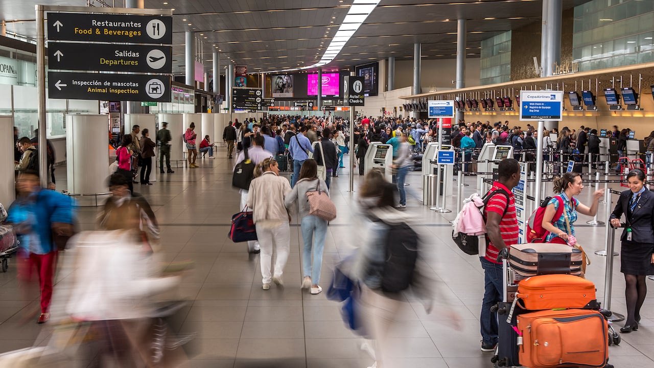 Los colombianos están viajando más tras la pandemia.
