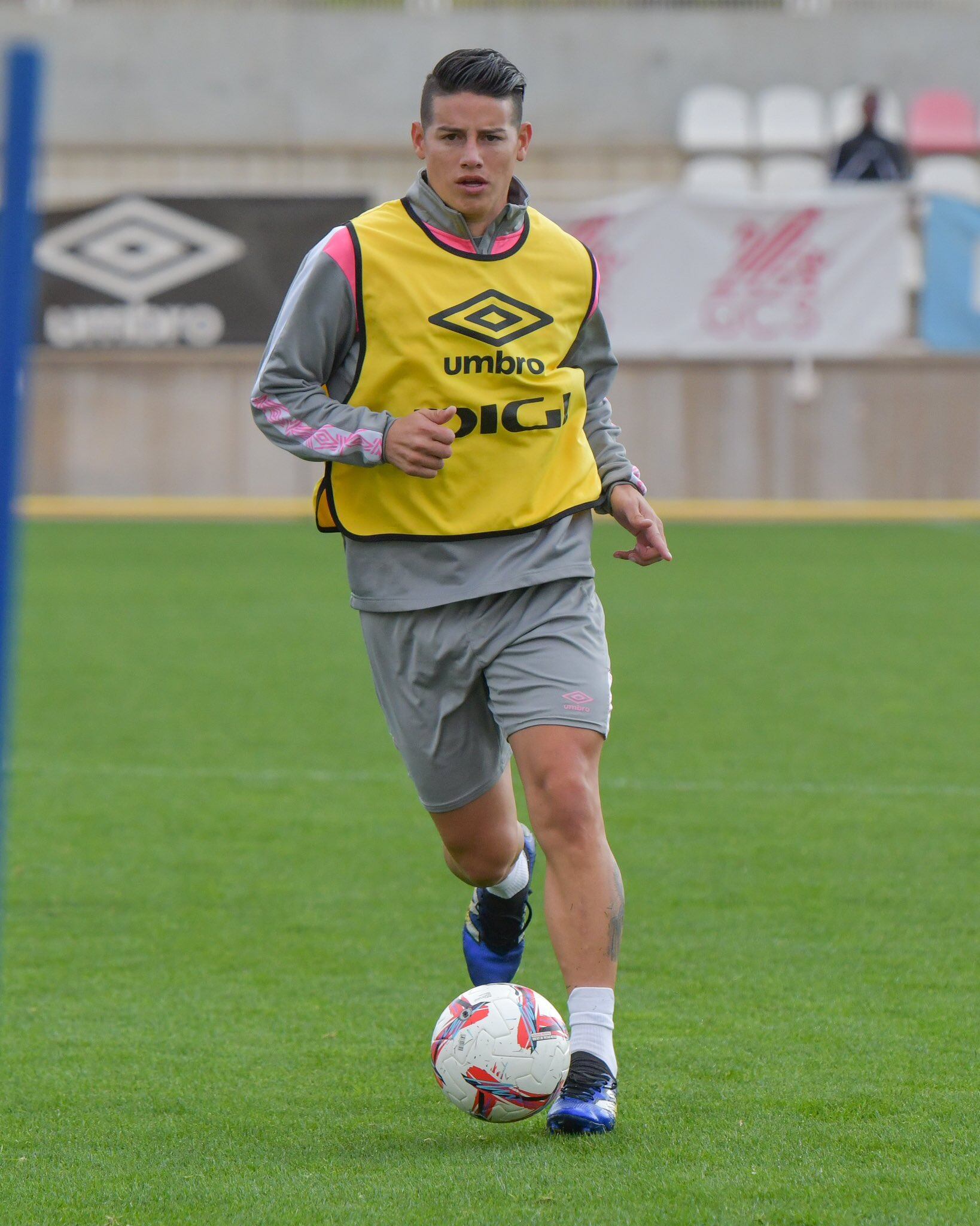 James Rodríguez en un entrenamiento con el Rayo Vallecano