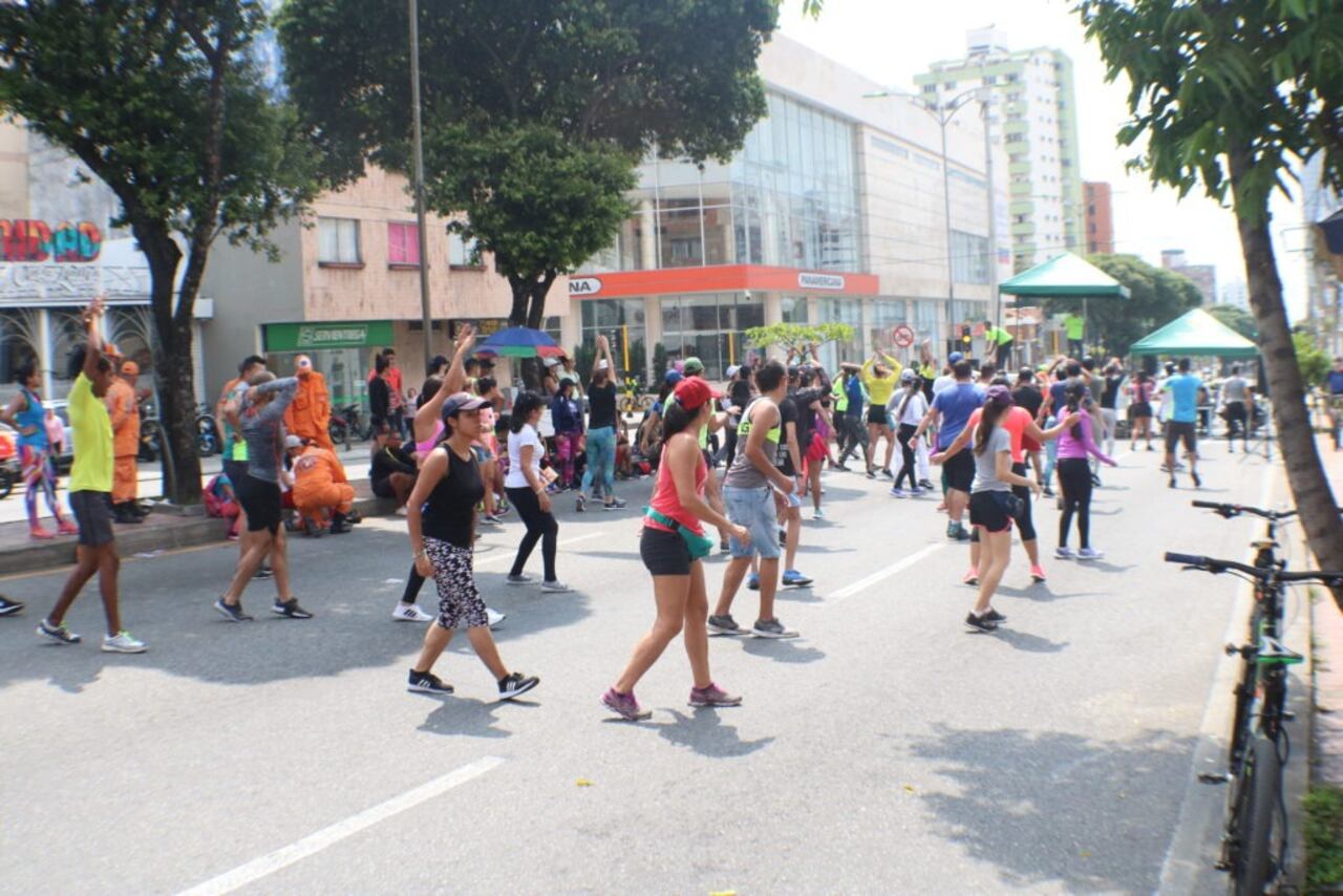 A lo largo de la carrera 27 se tendrá música para animar las práctica deportivas y recreativas. La imagen corresponde a actividades desarrolladas antes de la pandemia.
