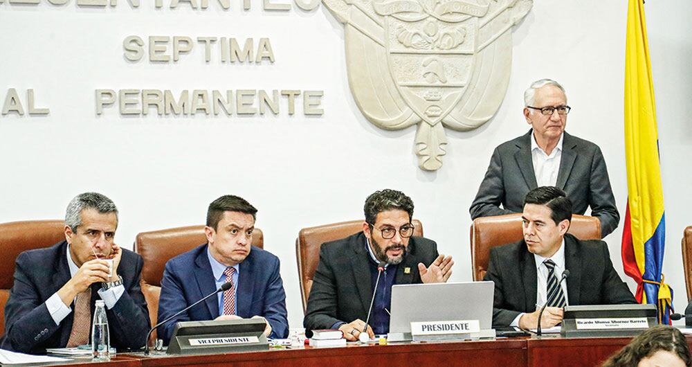 Una de las demandas será por el trámite legislativo que le dio Agmeth Escaf, presidente de la Comisión Séptima de la Cámara de Representantes.