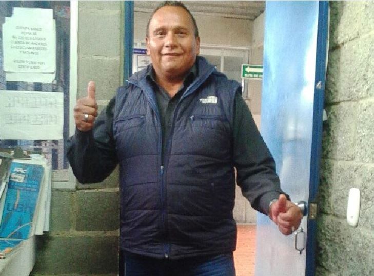 La joven, quien estaba con algunos de sus familiares, entre ellos su padre identificado como Carlos Cutiva, quien le reclamó al conductor por lo ocurrido con su hija.La joven, quien estaba con algunos de sus familiares, entre ellos su padre identificado como Carlos Cutiva, quien le reclamó al conductor por lo ocurrido con su hija.