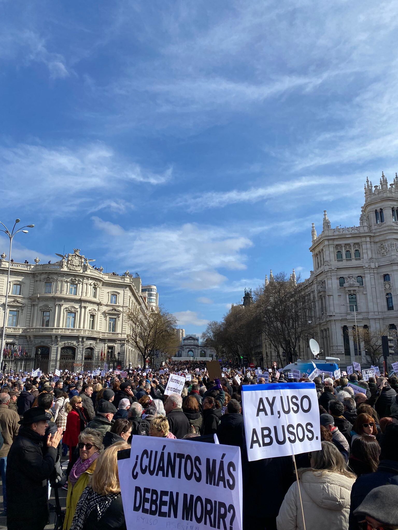 La protesta se dio cita en cuatro puntos de partida que confluyeron en la plaza de La Cibeles.