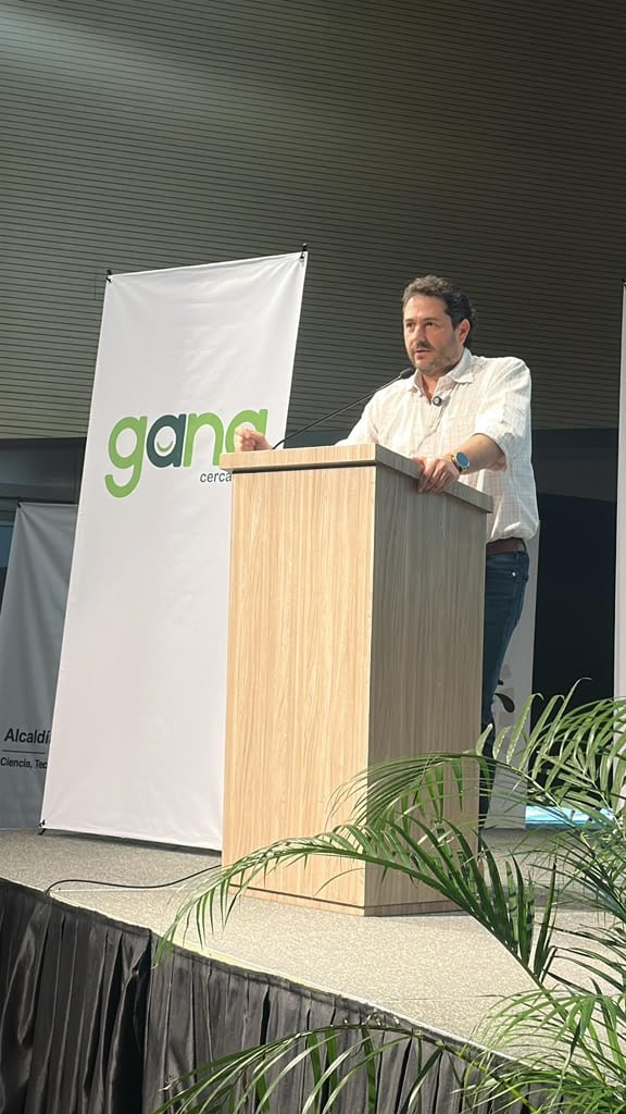 Presidente designado de ProColombia Juan Andrés Uribe asistió al  Artificial Intelligence Business Summit.