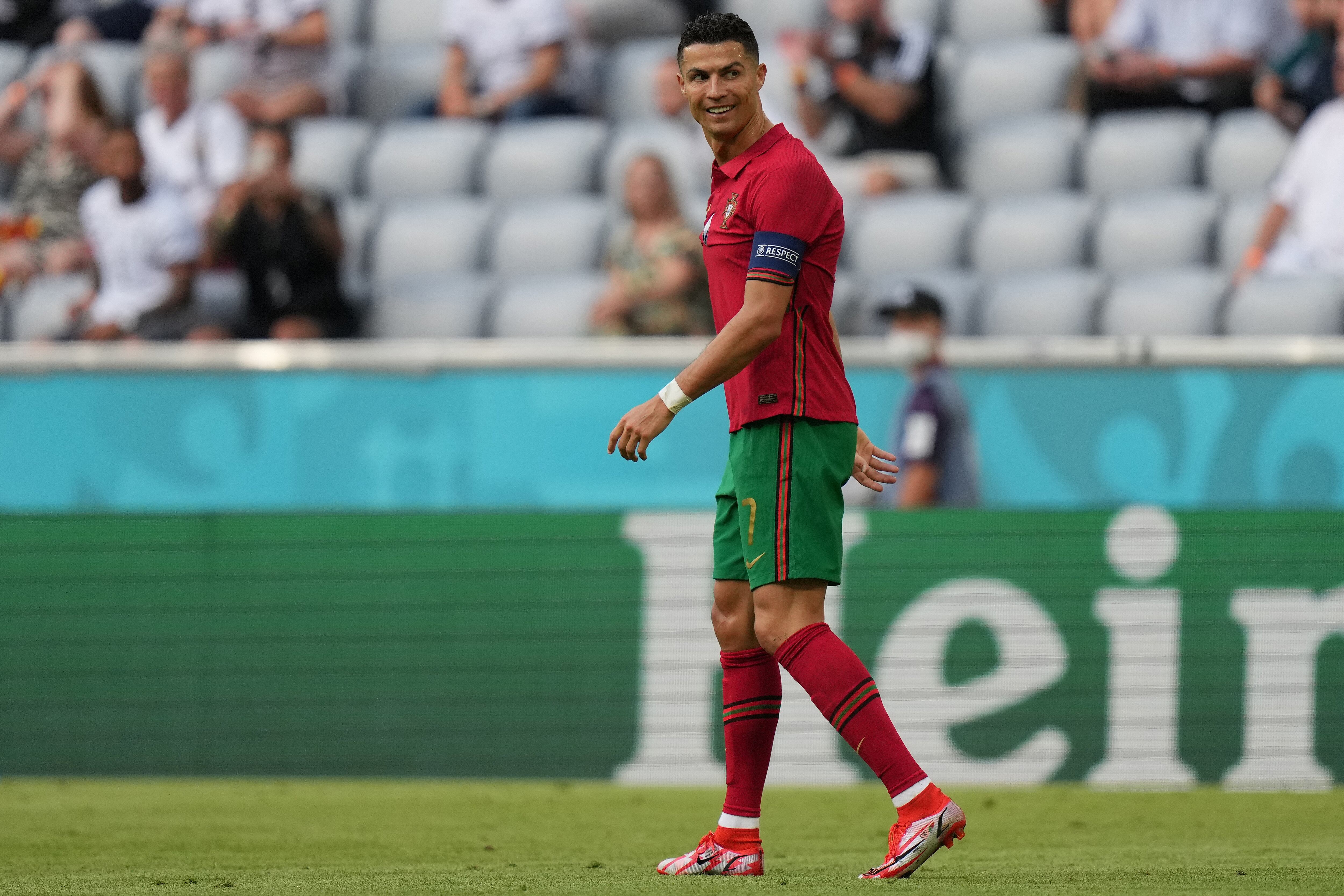 Cristiano Ronaldo adelantó a los lusos en el minuto 15 y parecía poner a su Seleçao en la rampa de lanzamiento hacia una nueva victoria, después del triunfo 3-0 ante Hungría