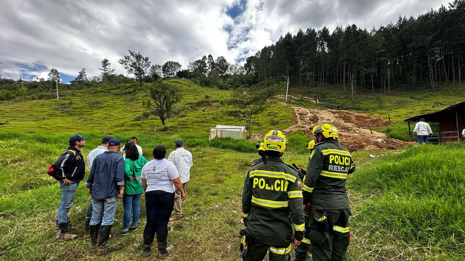 Dos personas sufrieron lesiones leves en medio de las emergencias en Medellín y cuatro mascotas fueron reportadas como desaparecidas.